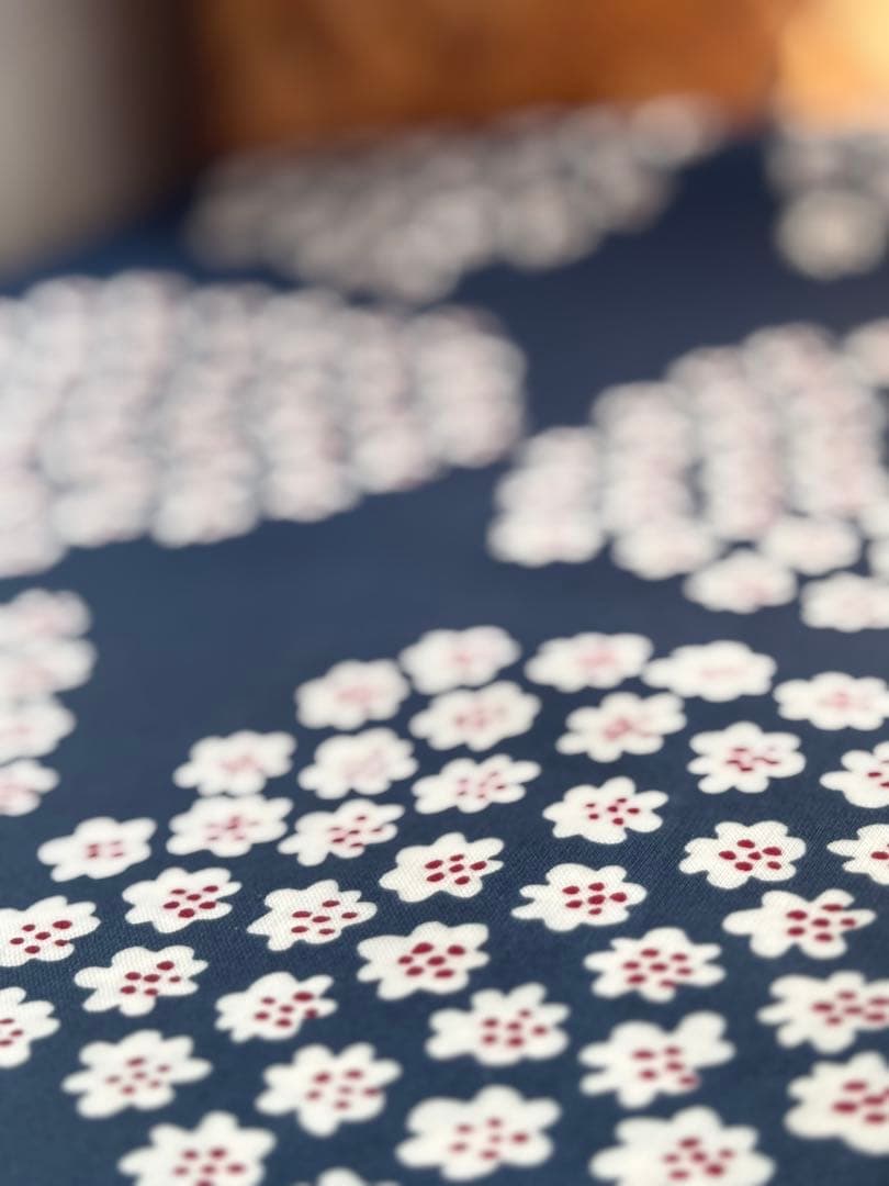 marimekko プケッティ　撥水加工生地　紺　【美品】