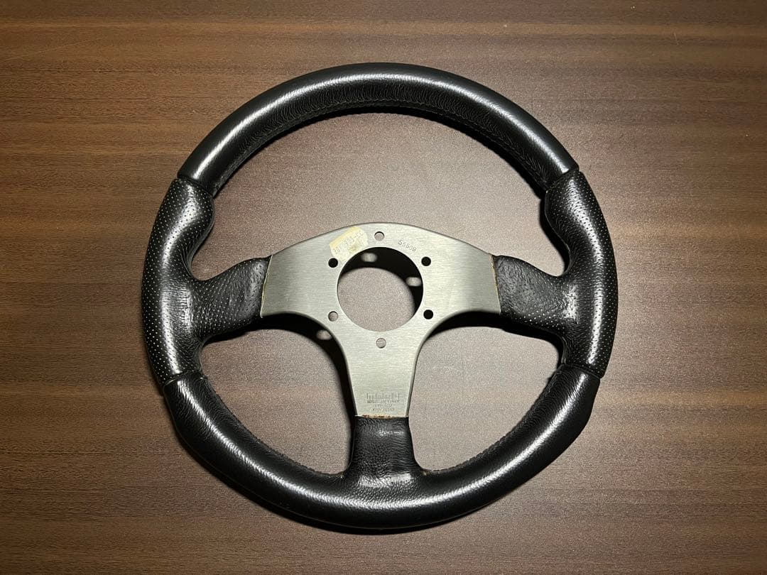 MOMO RACE TYP D32 モモ ステアリング L108719349 - パーツ高価