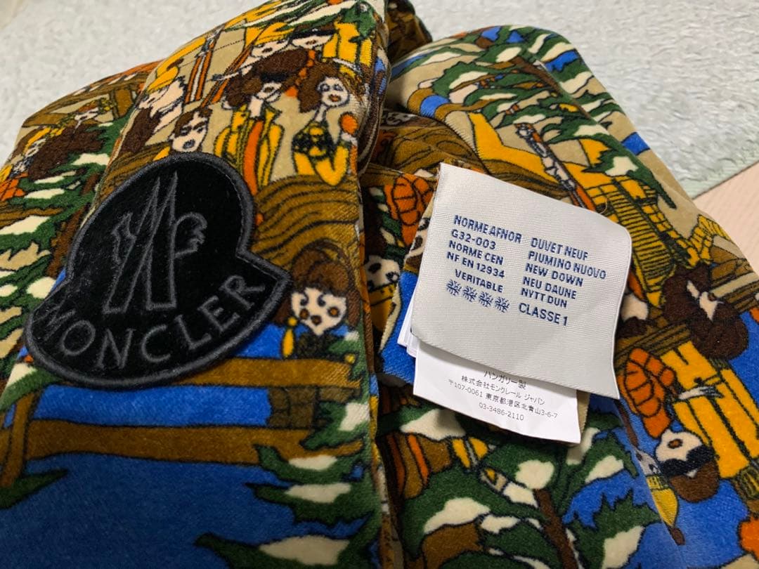 ⭐︎いさん専用⭐︎MONCLER ダウンマフラー モンクレール 本物です
