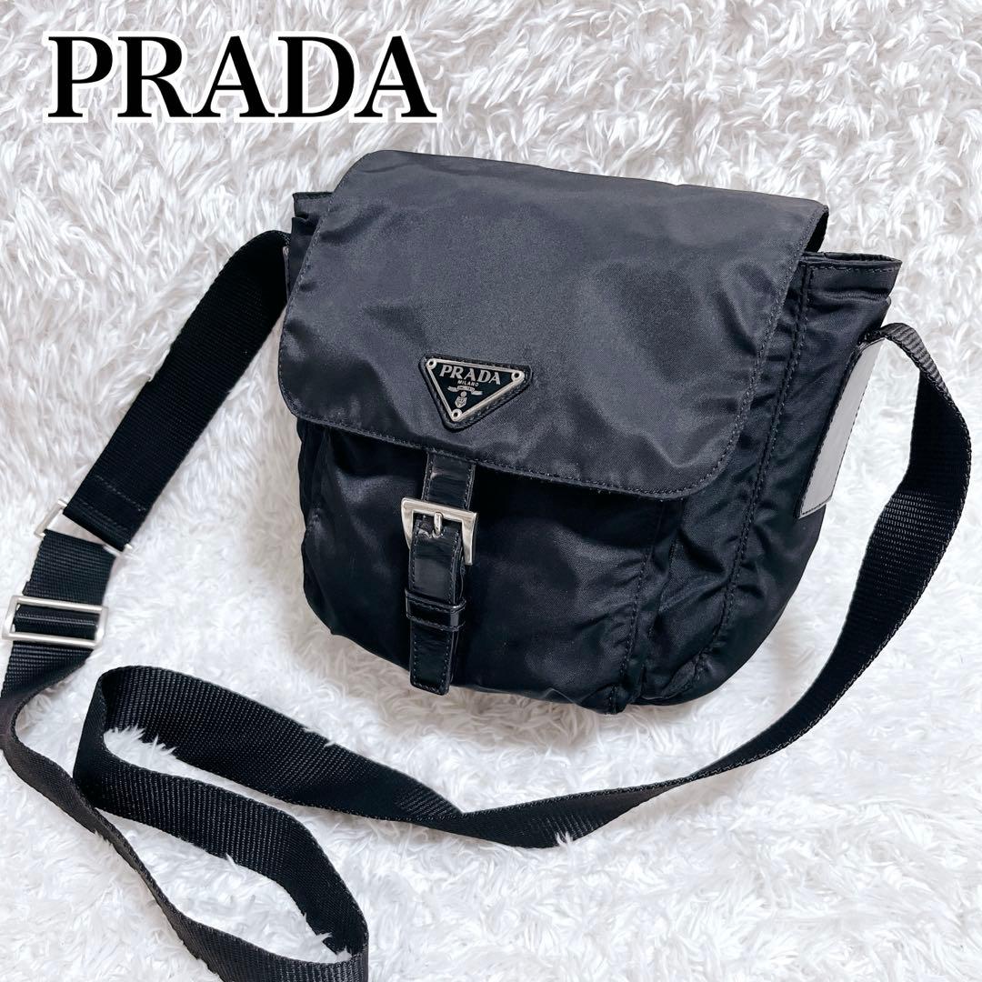 PRADA ショルダーバッグ　カメラバッグ　ナイロン 三角ロゴ 黒　ベルト 美品 PRADA プラダ ショルダーバッグ 三角ロゴ プレートカメラバッグ