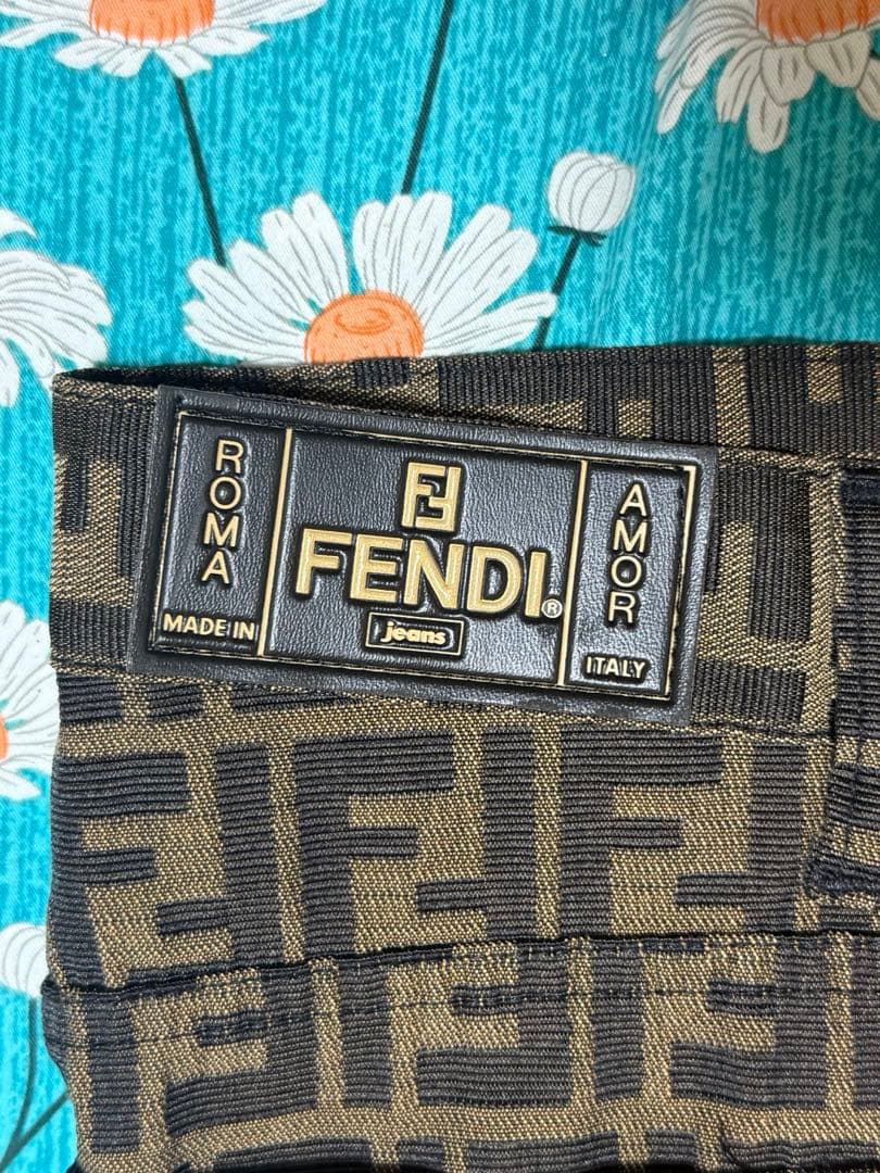 FENDI ロゴパターン ブラウンパンツ