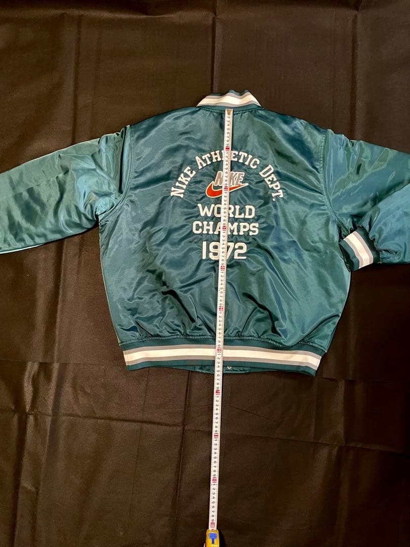 ★極美品　完売品　ナイキ　ダグアウトジャケット　スタジャン　NewJeans