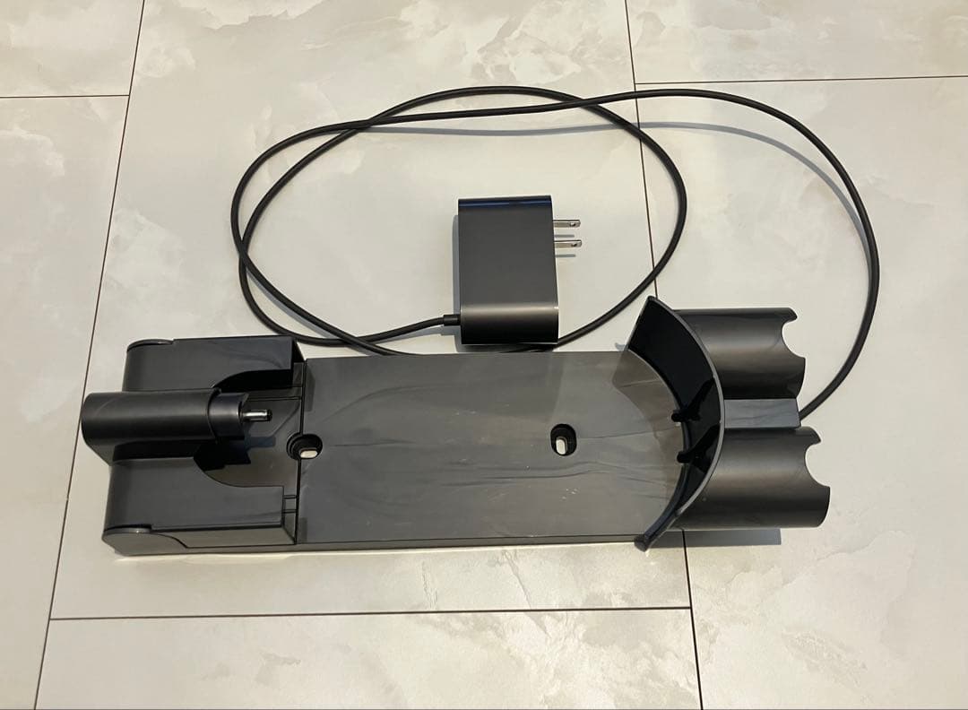 Dyson V8 コードレス掃除機 シルバー/ブルー/レッド