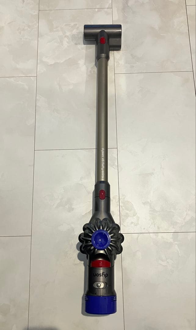 Dyson V8 コードレス掃除機 シルバー/ブルー/レッド