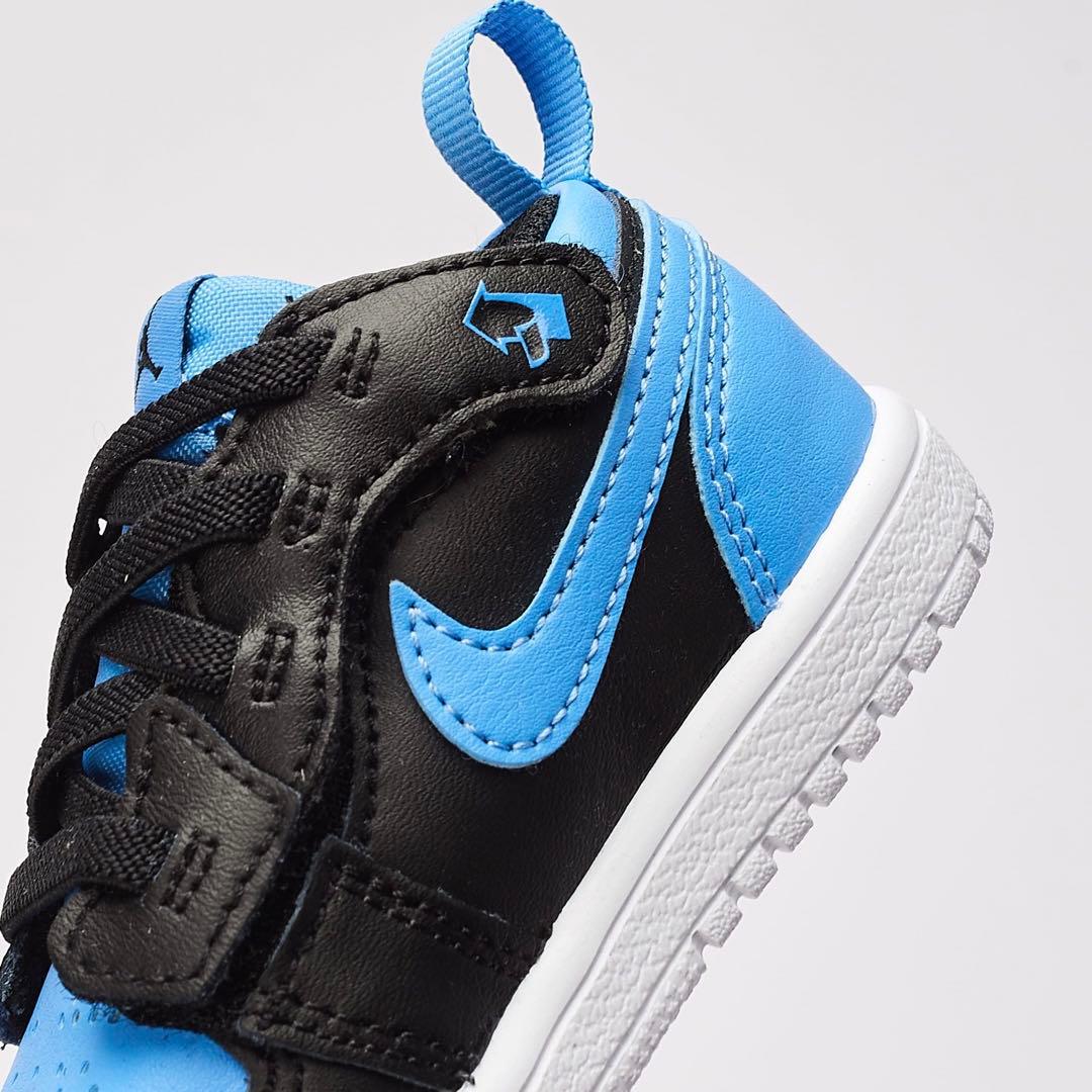 【新品】ナイキ ジョーダン 1ロー NIKE 15 キッズ スニーカー 希少