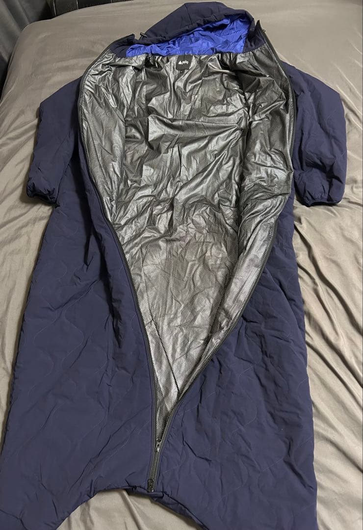 着る寝袋　モモンガ