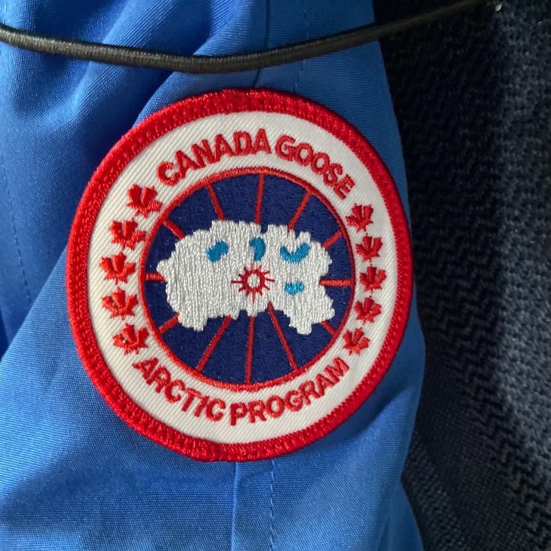 カナダグース ダウンジャケット