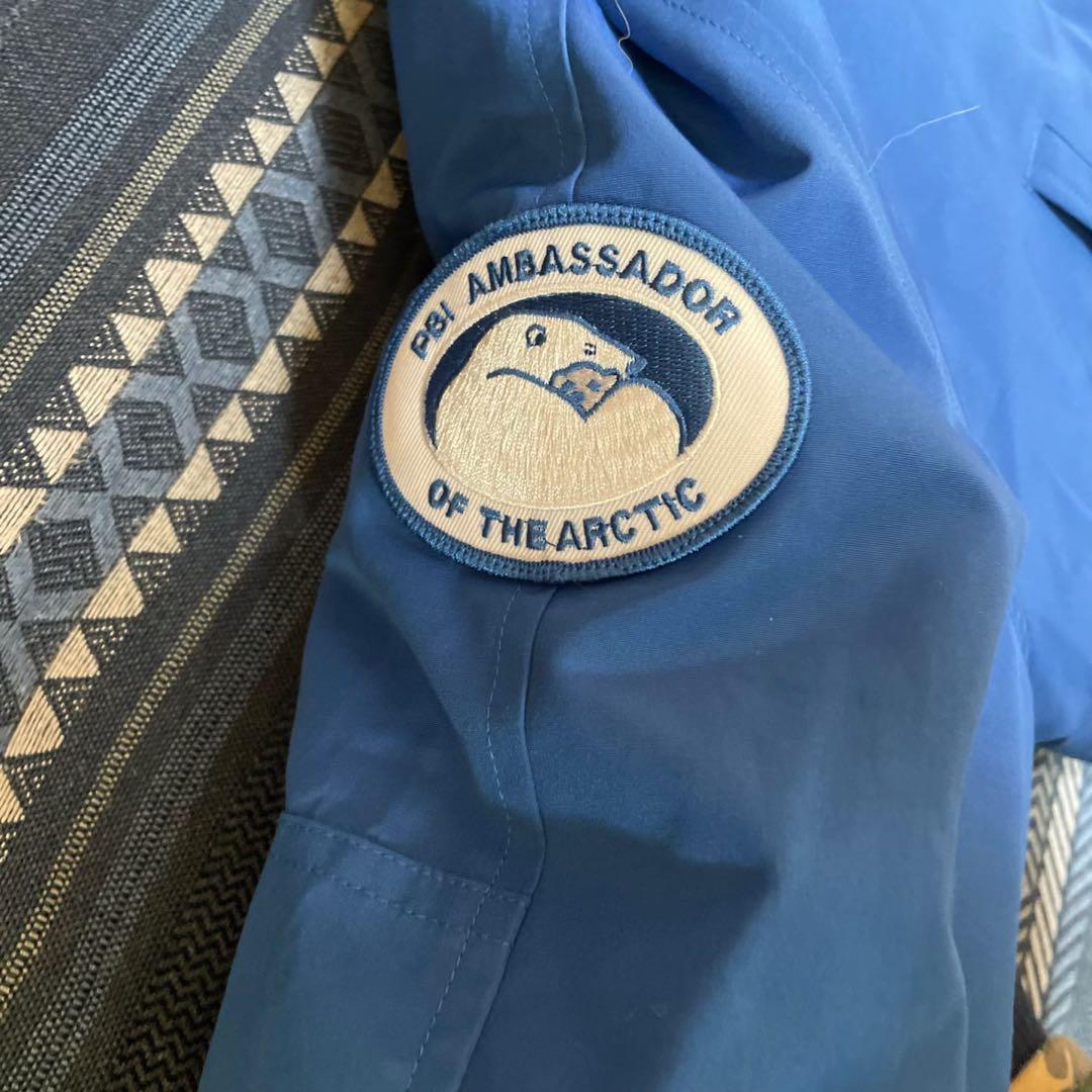 カナダグース ダウンジャケット