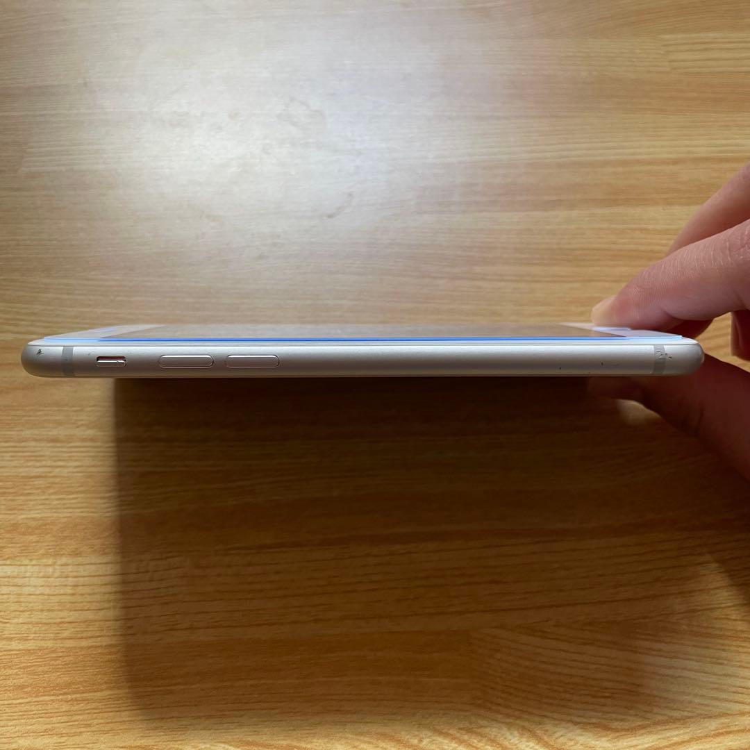 Apple iPhone 8 / 64GB / シルバー