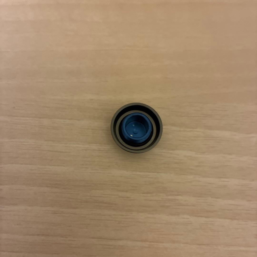 LIVRE リールキャップ　ガンメタ&ブルー