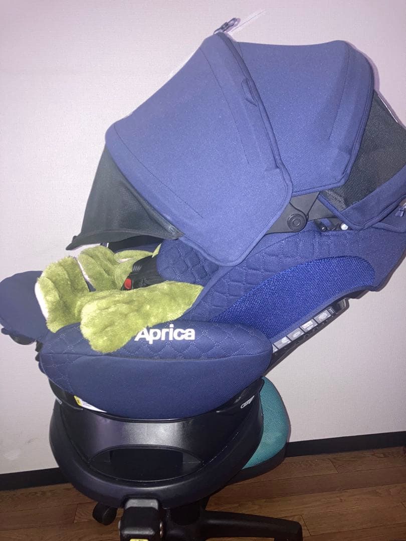 ゆうゆ⭐︎⭐️【可変式】フラディアグロウプレミアムISOFIXチャイルドシート