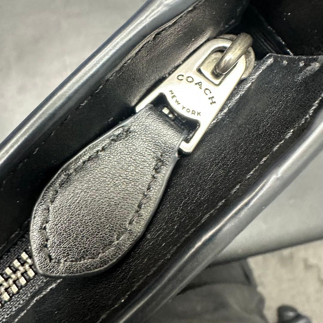 美品 コーチ ショルダーバッグ クロスボディ 斜め掛け ボディバッグ メンズ