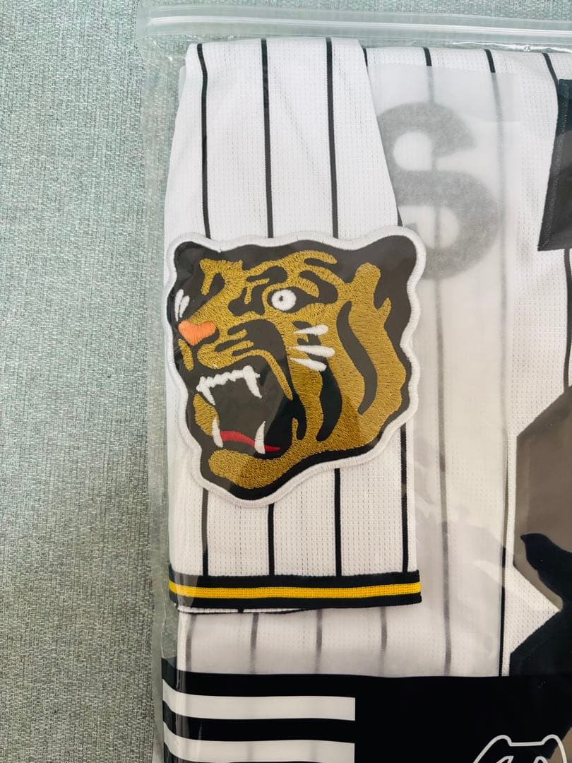 2026最新】阪神タイガース 佐藤輝明選手 レプリカユニフォーム Oサイズ