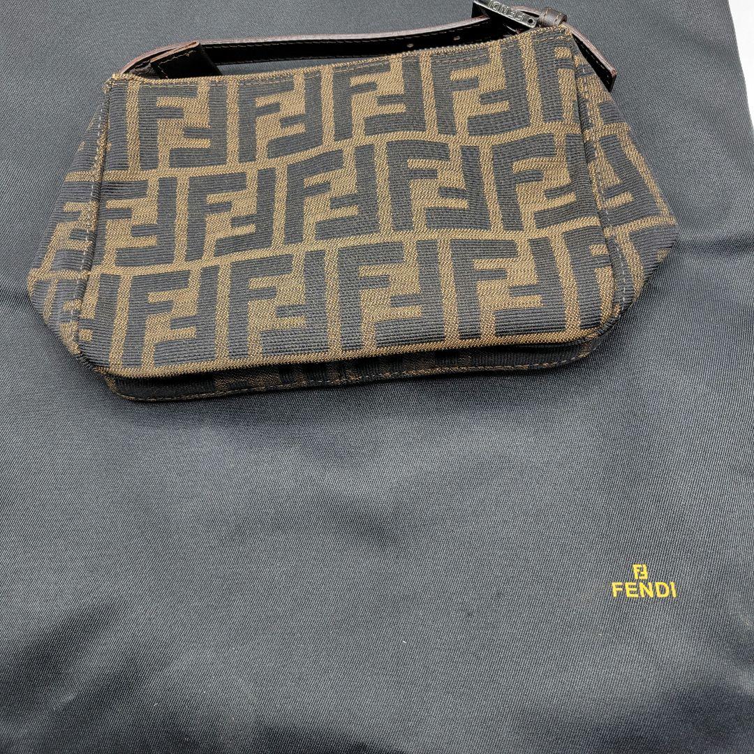 FENDI ズッカ柄 アクセサリーポーチ 美品 保存袋付き ミニバッグ