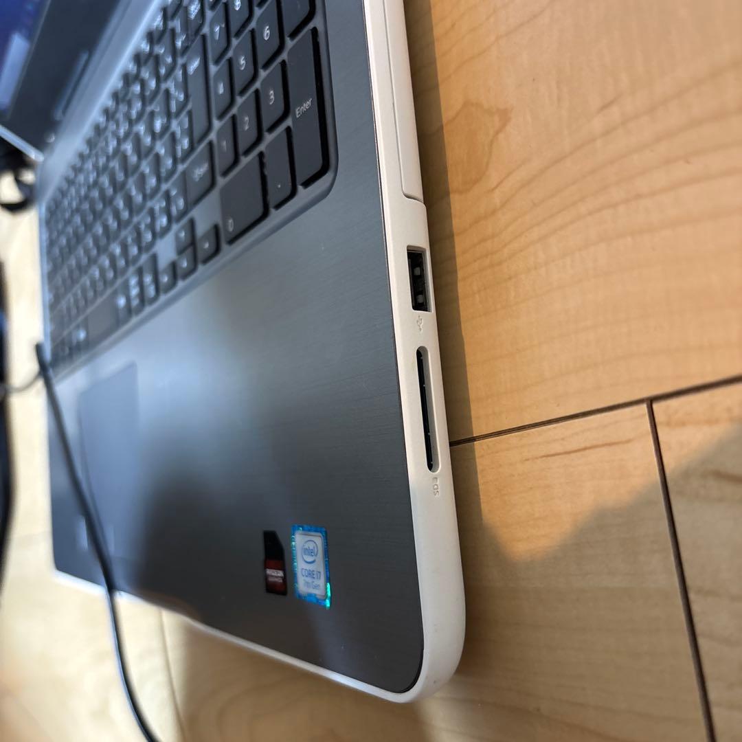 DELL Inspiron 5567 core i7 メモリ8GB グラボ搭載
