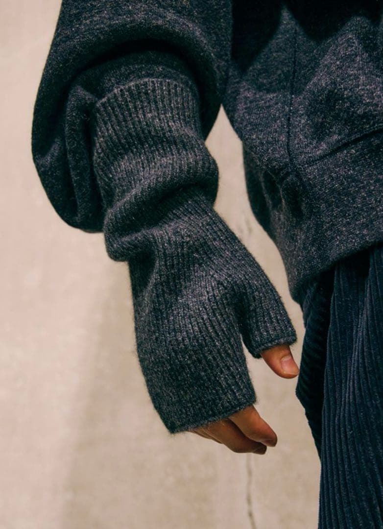 Llife】CASHMERE KNIT ARM WARMER - メルカリ