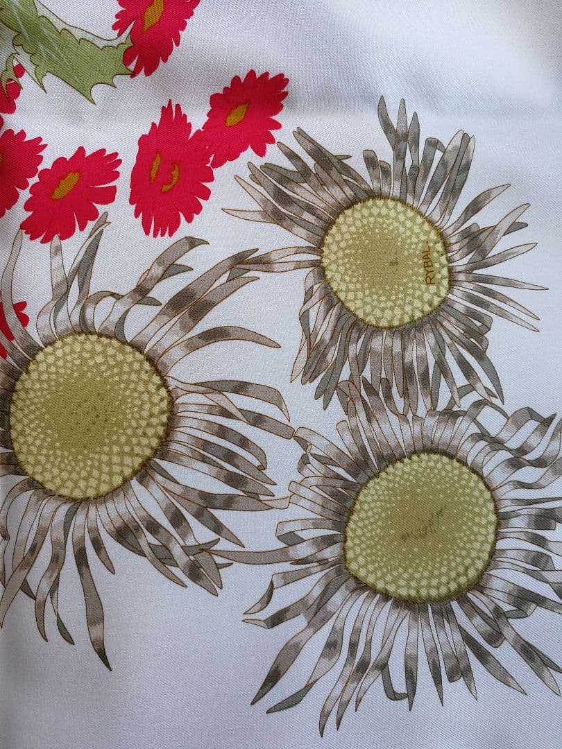 エルメス　HERMES　スカーフ　カレ90　アザミ