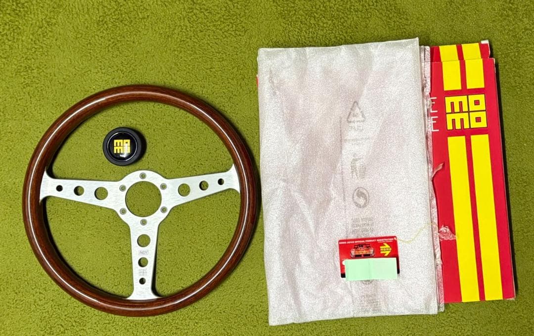 MOMO モモ ステアリング 　ヘリテージライン インディ マホガニー35パイ