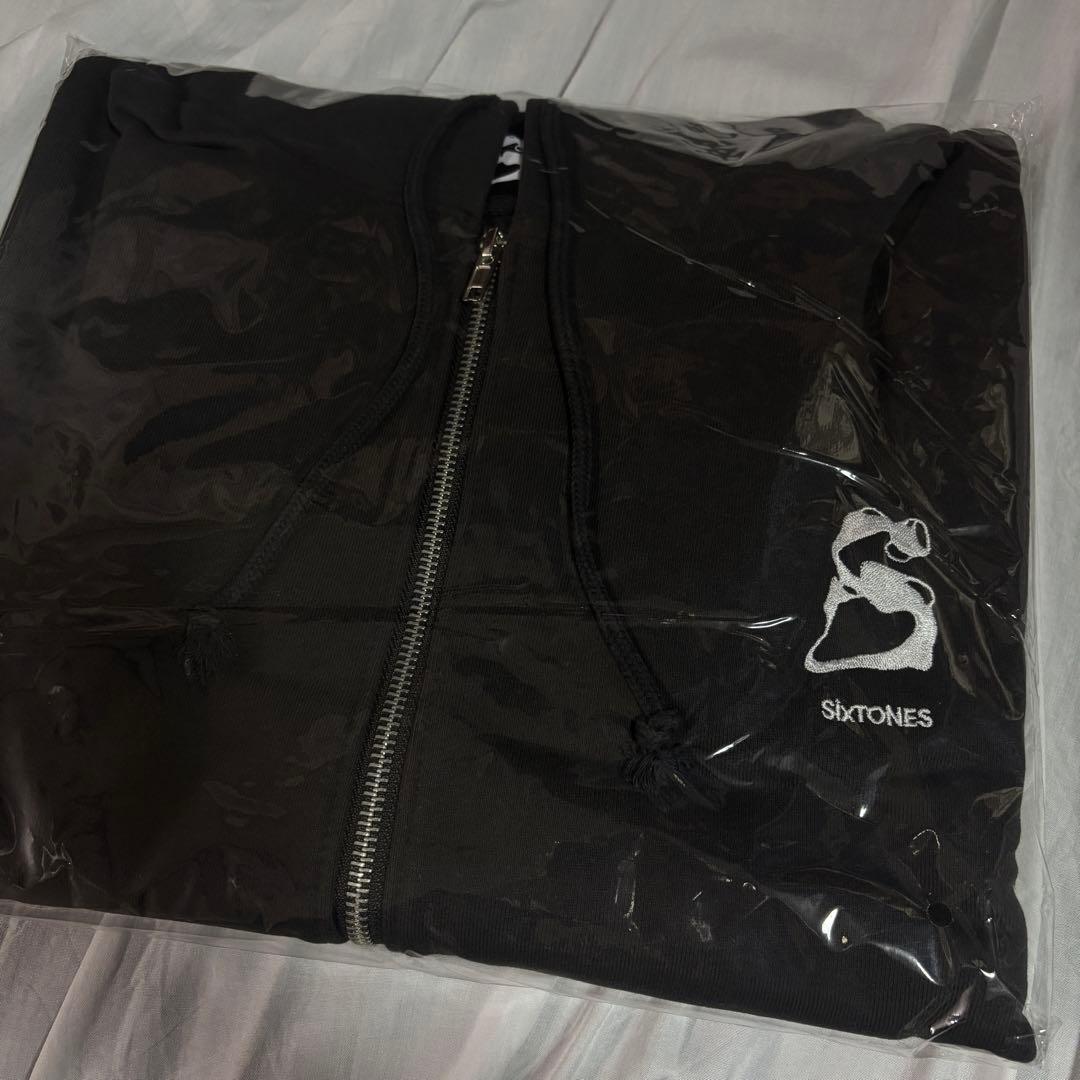 新品未開封 MILESixTONESパーカー 2026 SixTONES - メルカリ