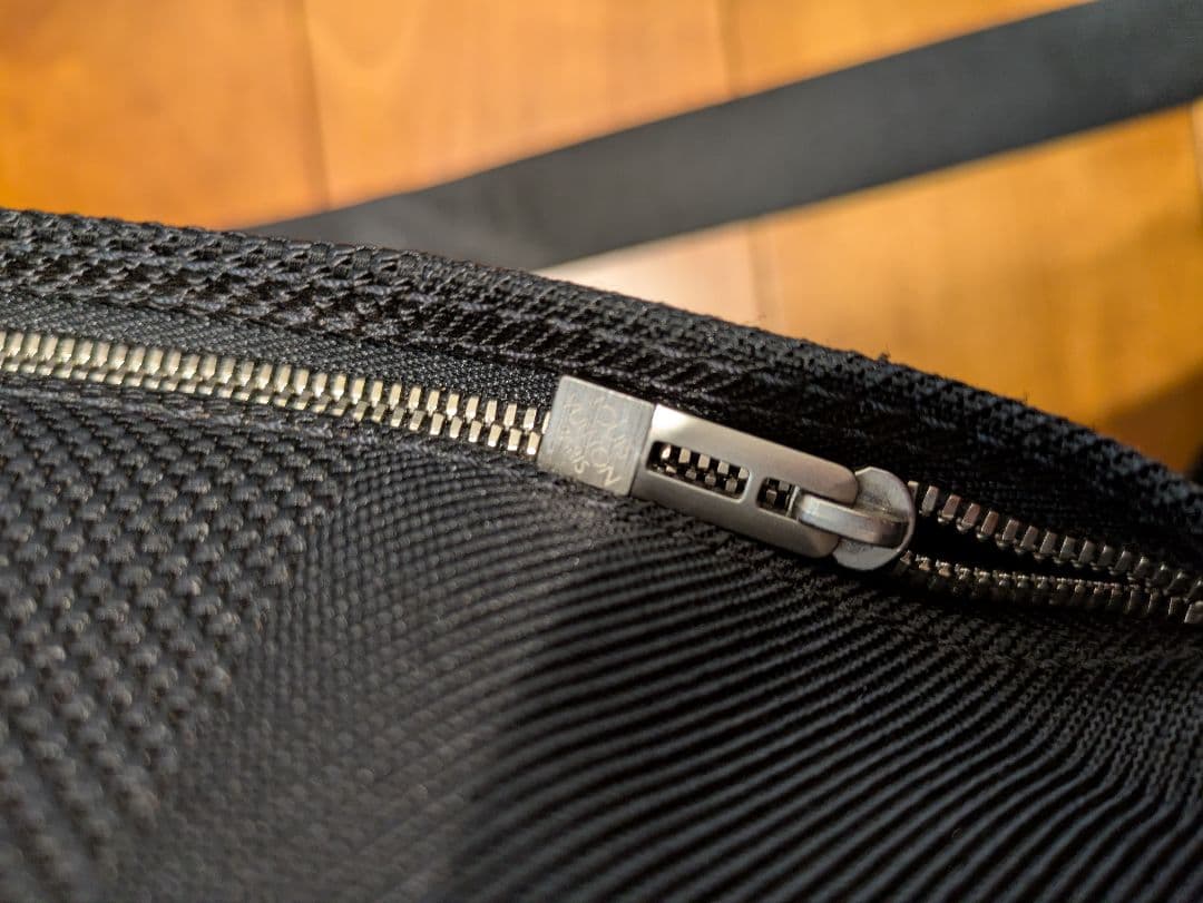 LOUIS VUITTON ブラックショルダーバッグ