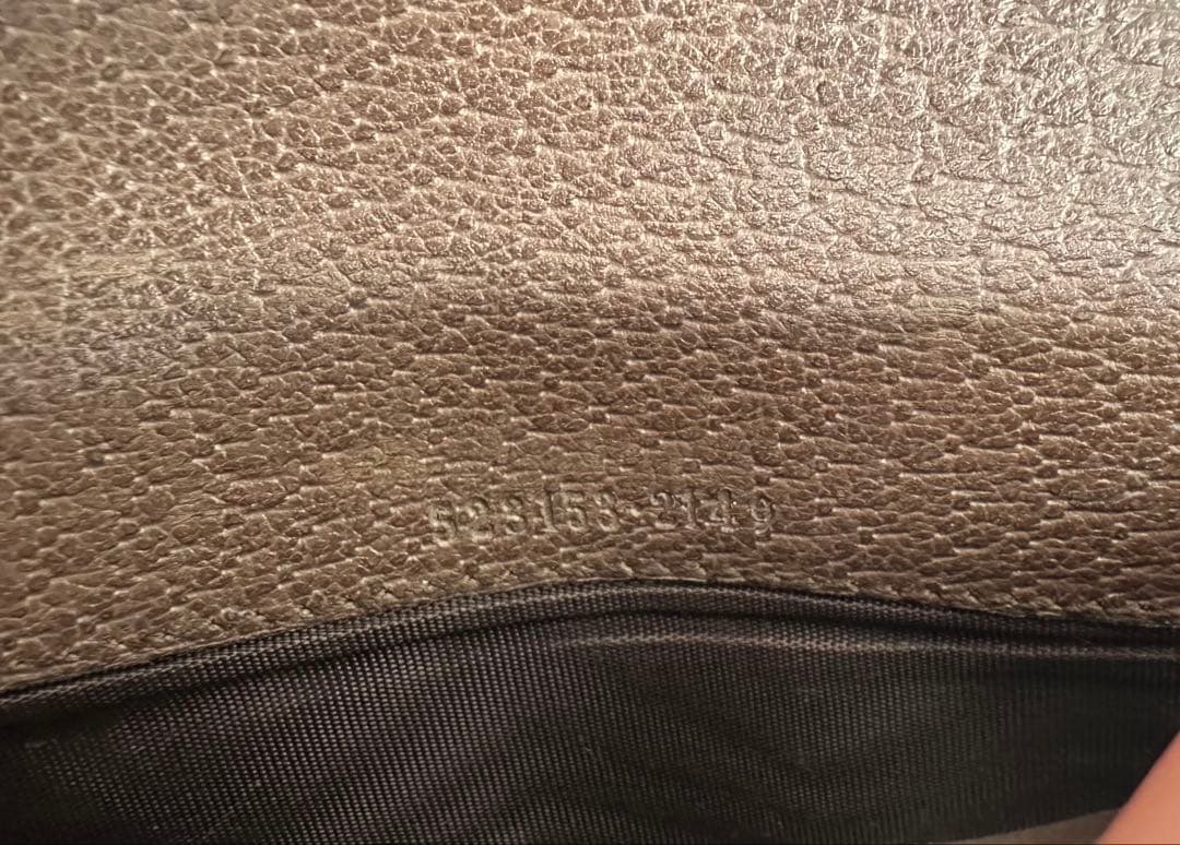 Gucci GGロゴ ストライプ長財布