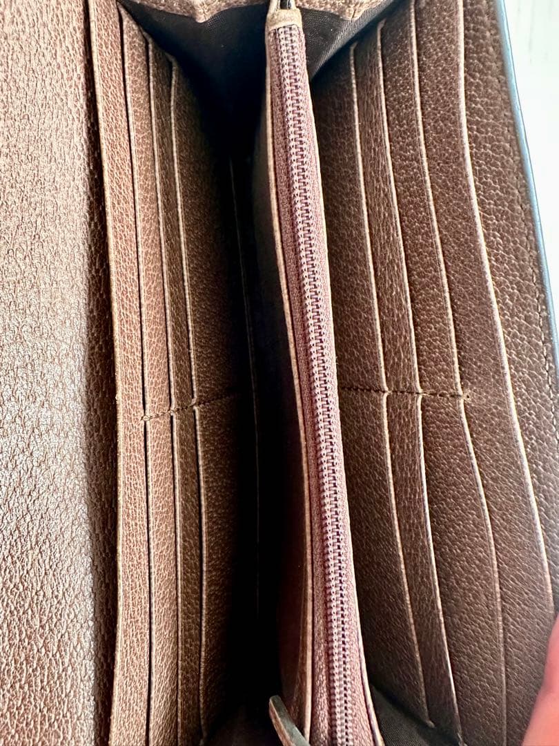 Gucci GGロゴ ストライプ長財布