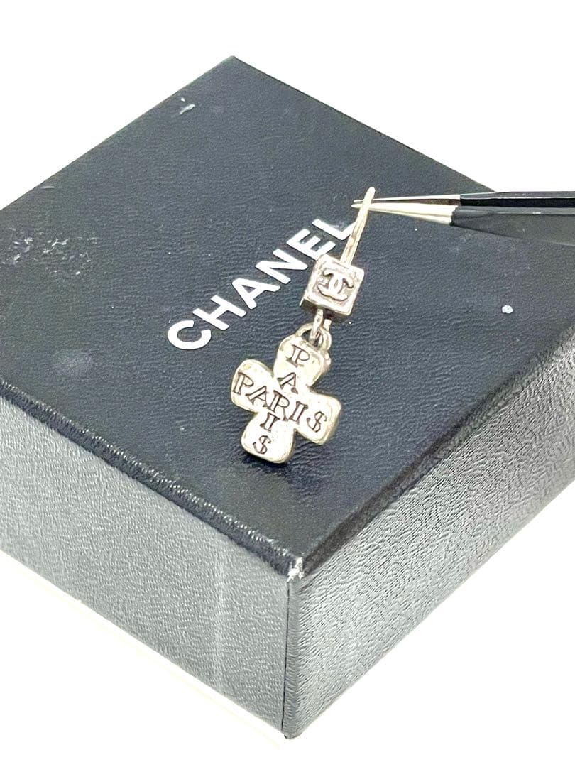 専用　正規品CHANELクロスピアス　片方
