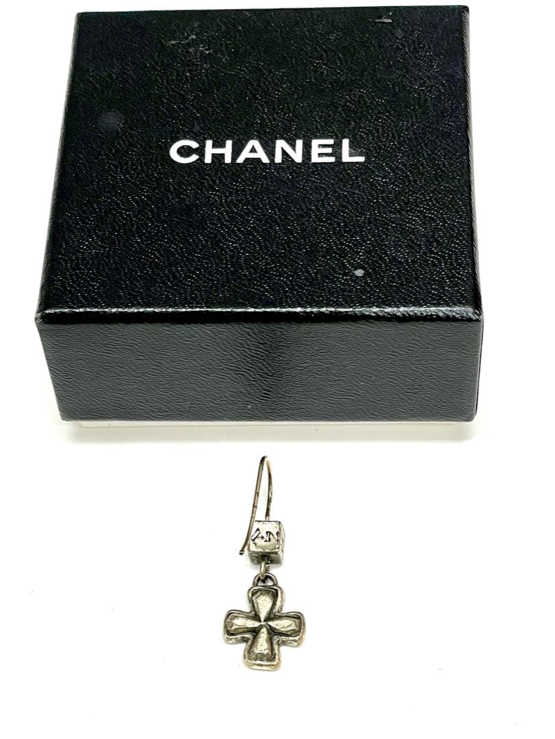 専用　正規品CHANELクロスピアス　片方