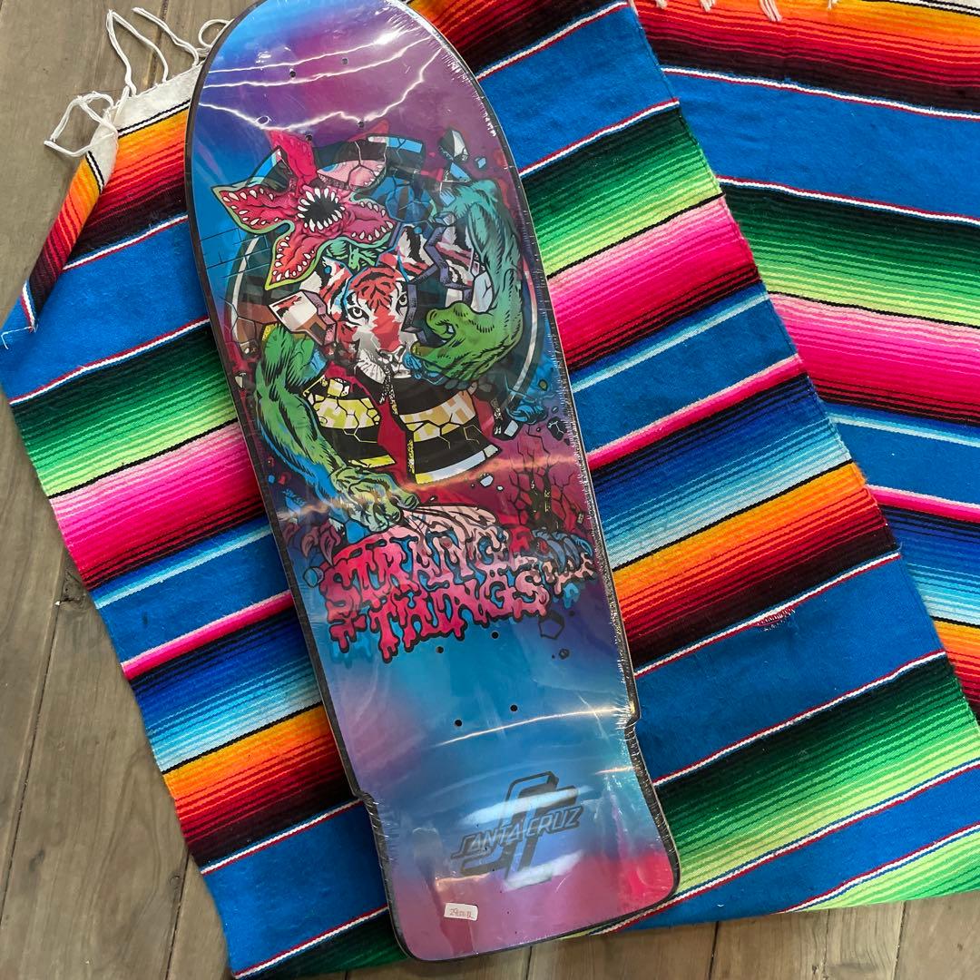 SANTA CRUZ STRANGE THINGSスケボーデッキ10.25インチ