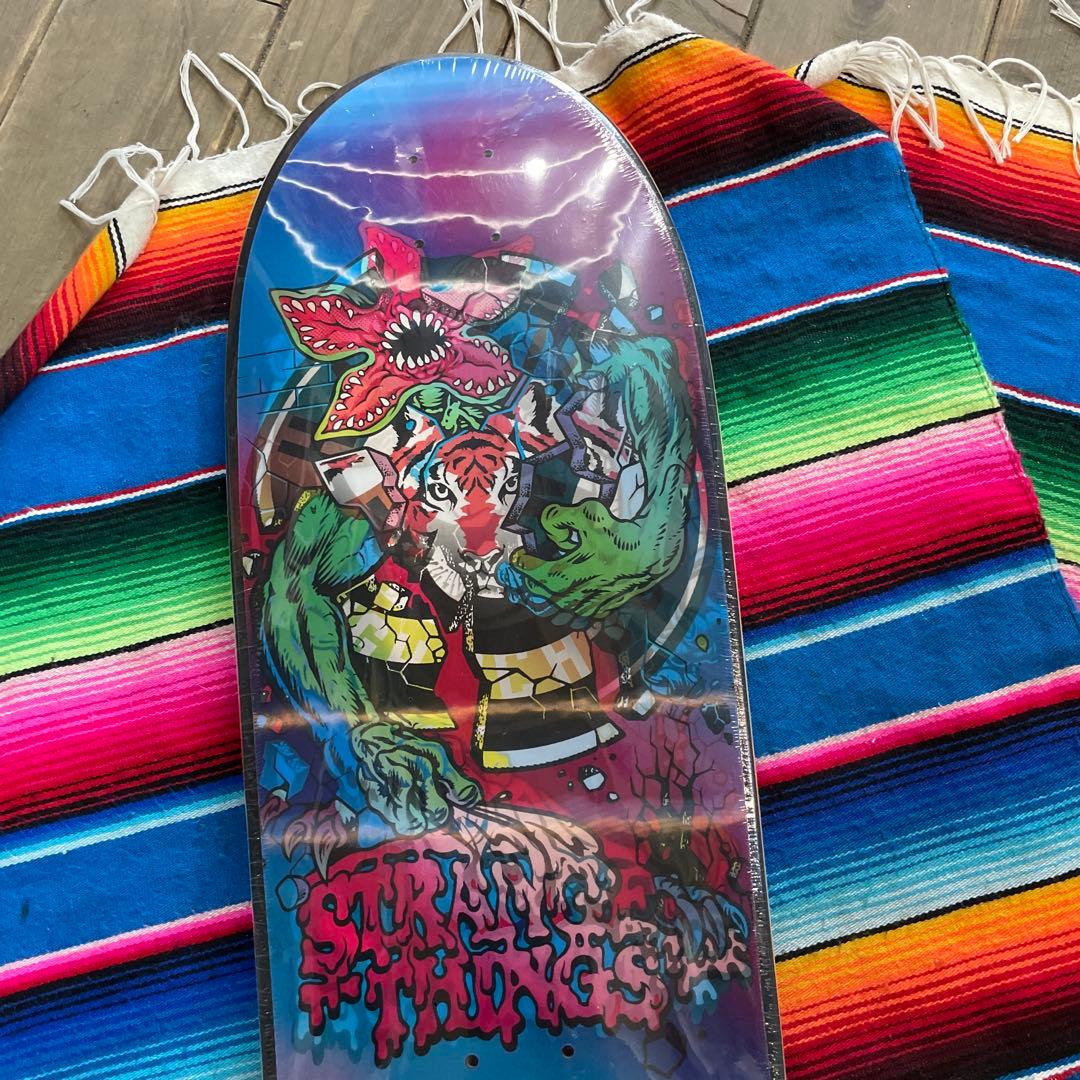 SANTA CRUZ STRANGE THINGSスケボーデッキ10.25インチ