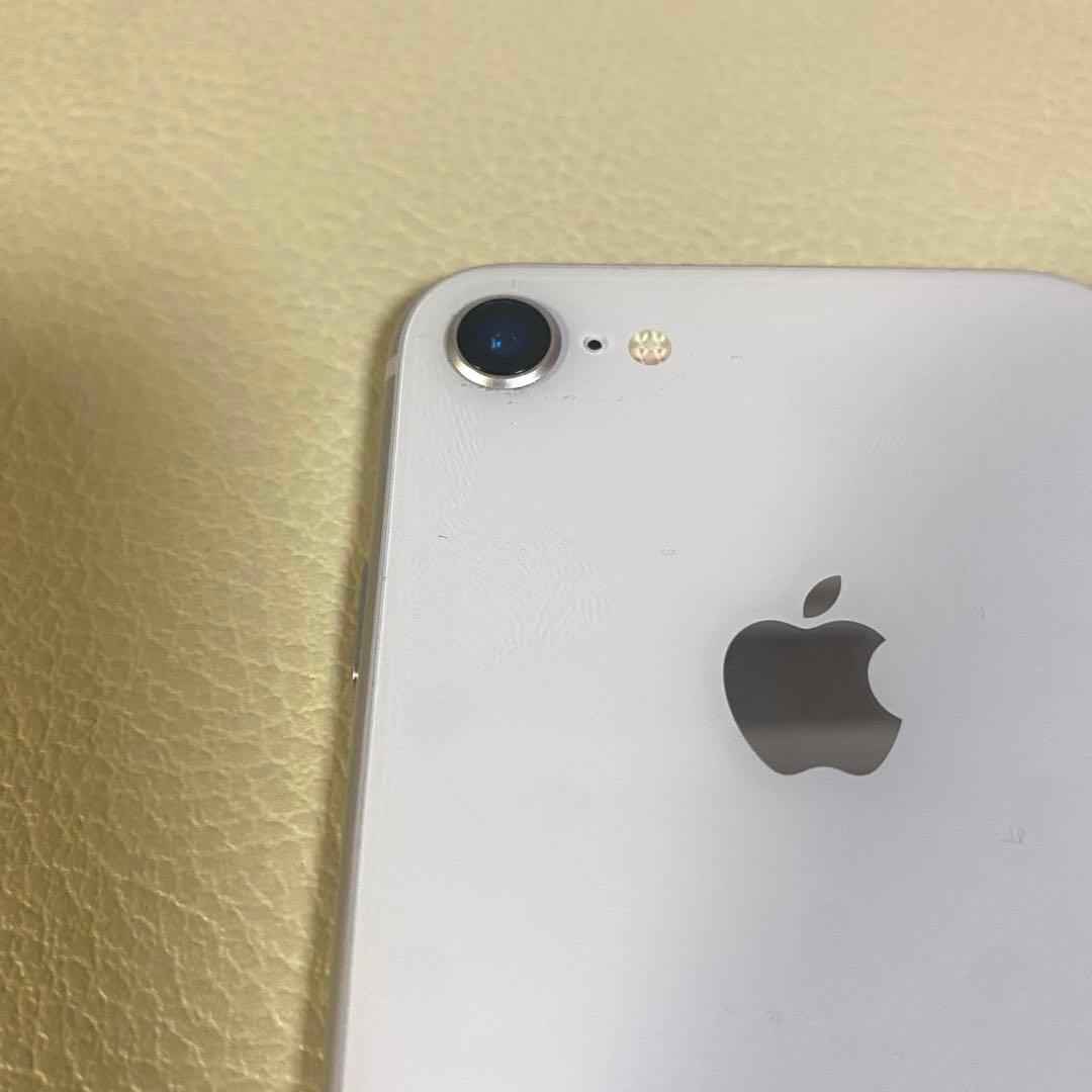 中古 iPhone8 SIMフリー バッテリー63% スマホ　Apple