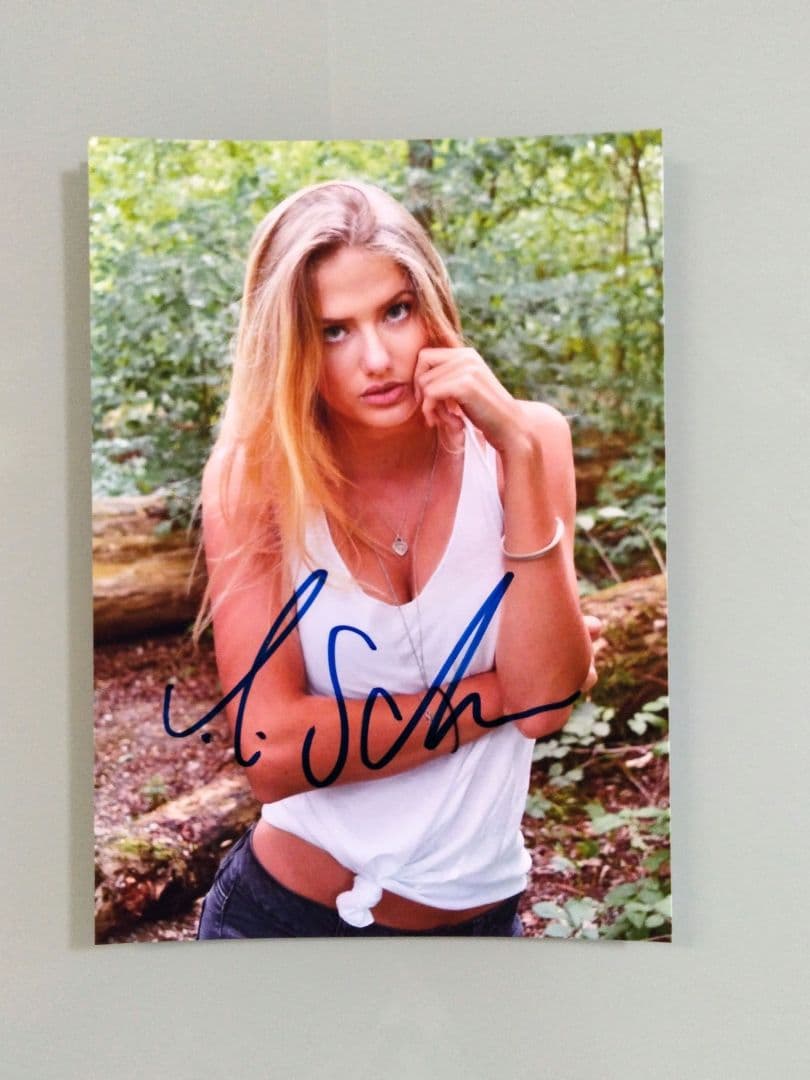 セール中…アリカ・シュミット直筆サイン入り2Lサイズ写真‥ドイツの陸上