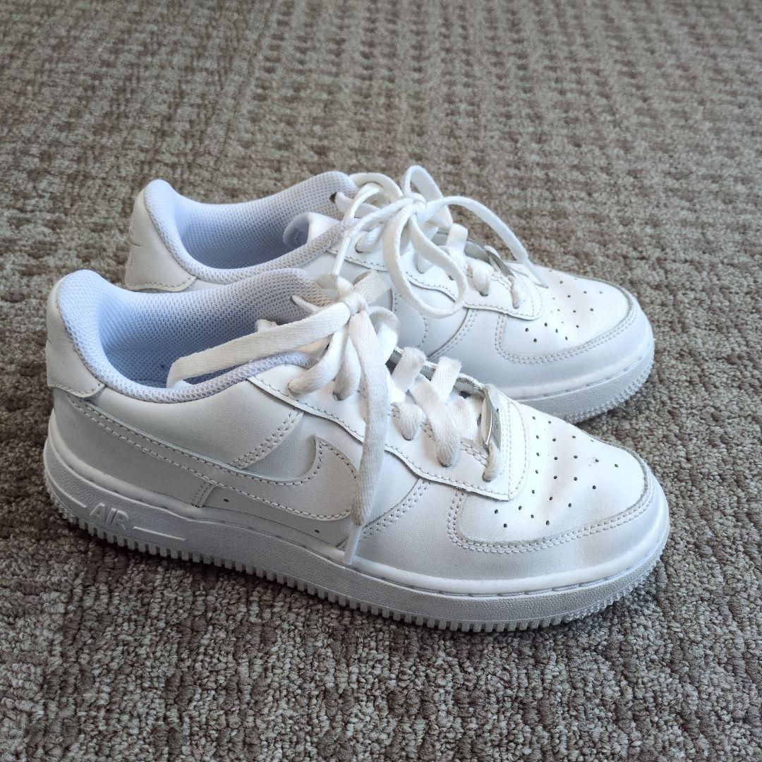(美品) NIKE AIR FORCE 1 (22センチ)