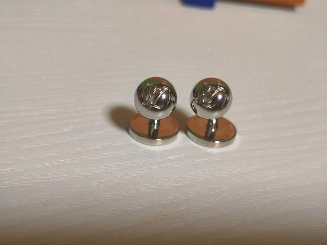 ルイヴィトン カフス LVアワード