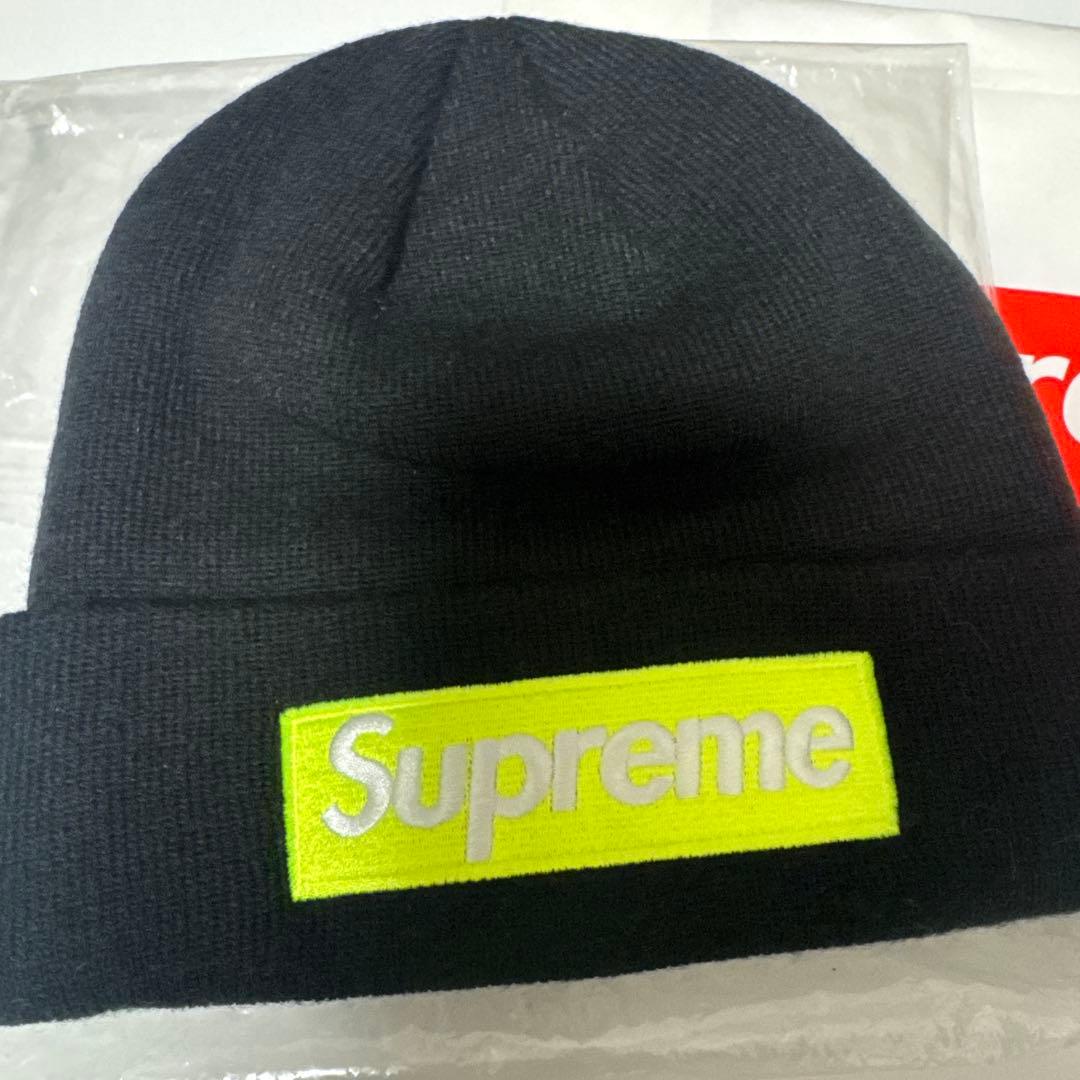 新品未使用　シュプリーム　ニット帽　シール付き