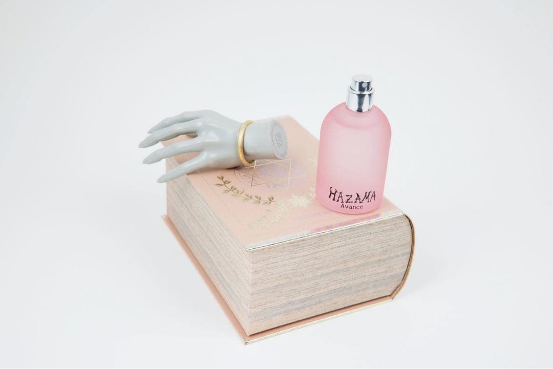 冷*。様 hazama 惹きずり込まれる運命の香水 avancer