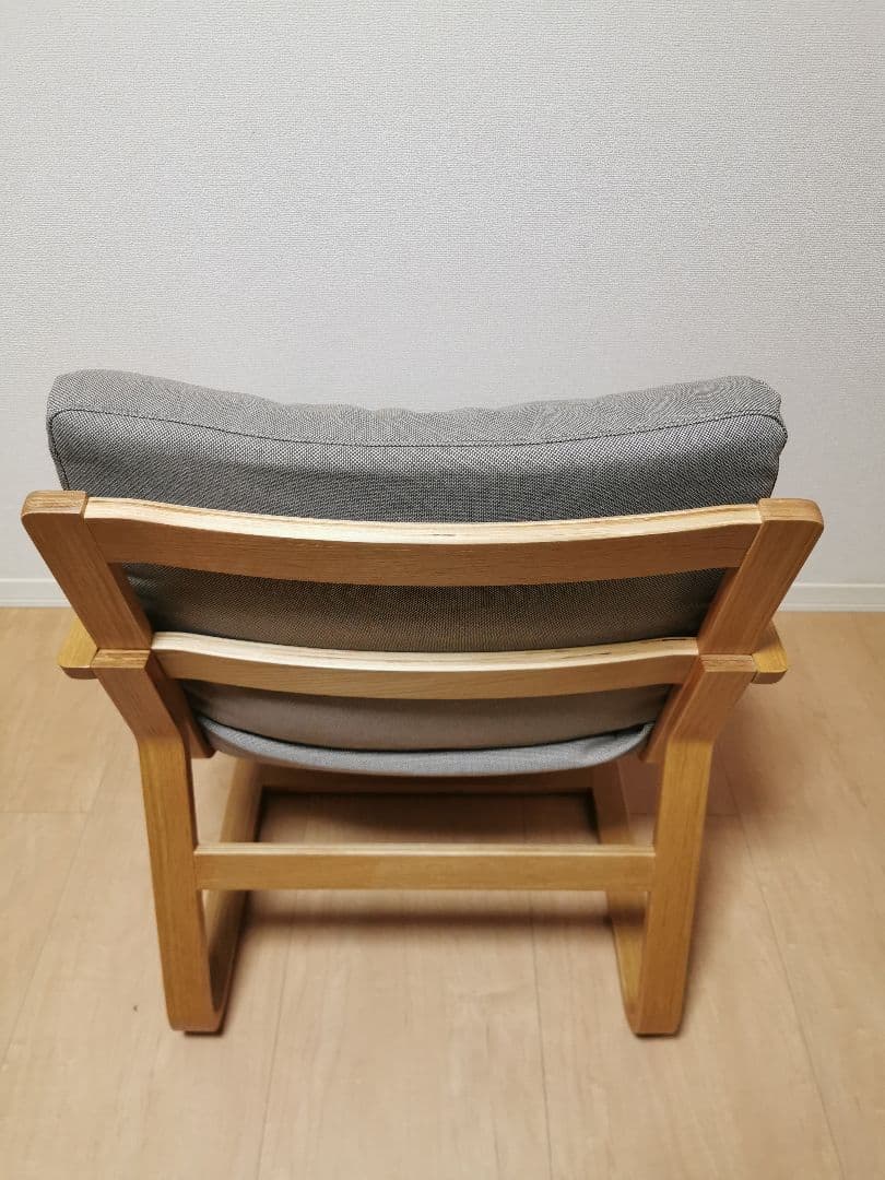 無印良品(MUJI) リビングでもダイニングでもつかえるソファチェア・オーク材②