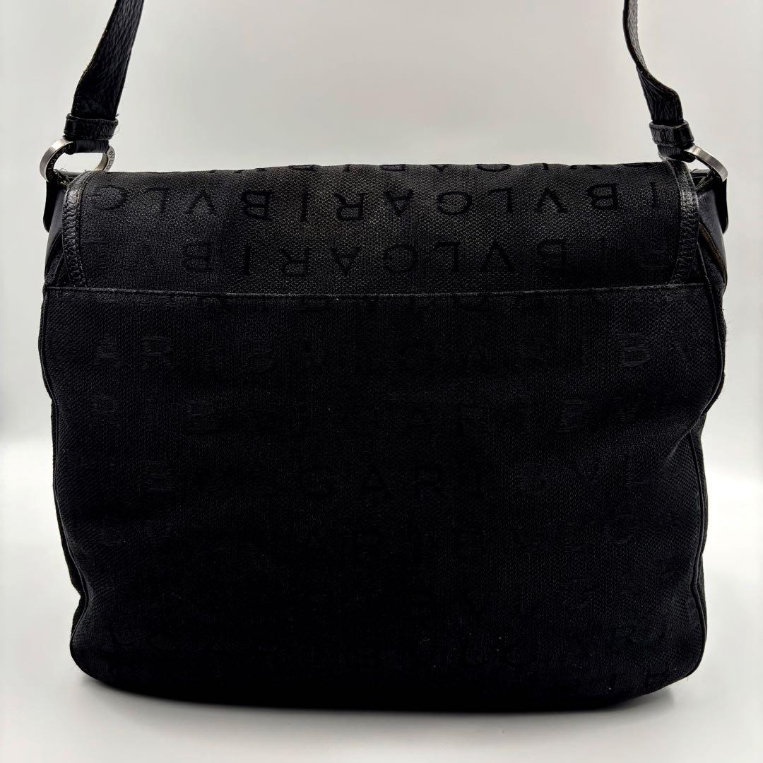✨希少✨　BVLGARI メッセンジャーバック　ロゴマニア　ロゴ金具　大容量　黒