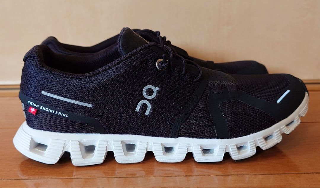 ON クラウド5 24.5cm 中古美品