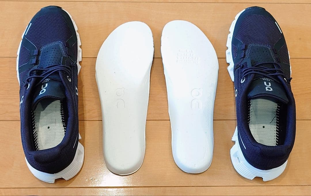 ON クラウド5 24.5cm 中古美品