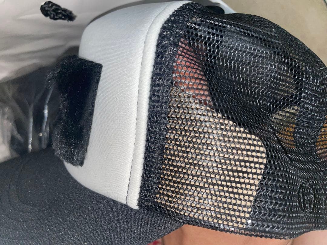 Dogs × STILLZ コラボ　フェイクファーキャップ　白×黒　千葉雄喜