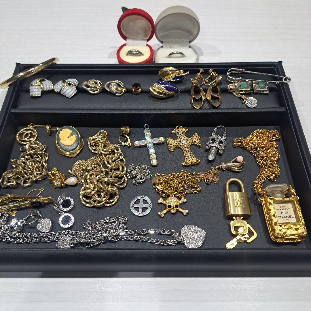遺品整理品 アクセサリー等まとめ - メルカリ