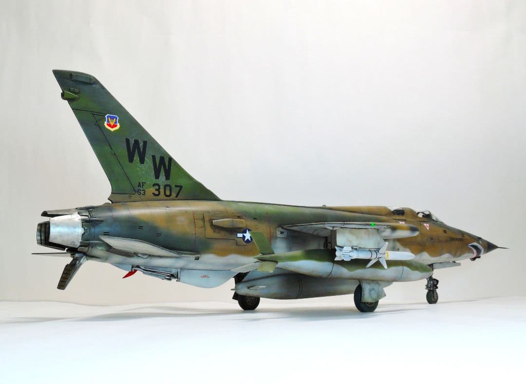 完成品】ハセガワ 1/48 F-105G サンダーチーフ ワイルドウィーゼル