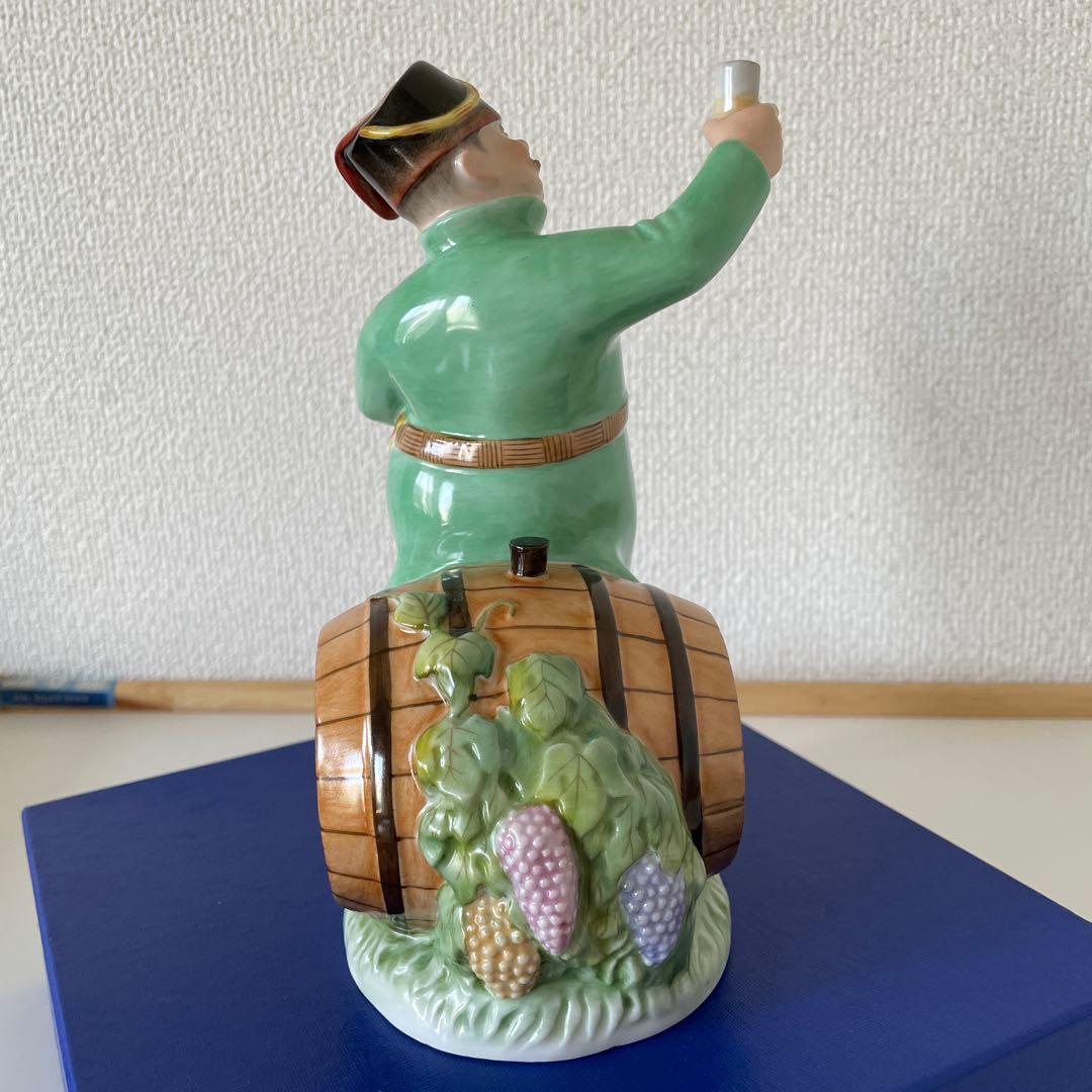 TOKAJI・wine樽の男性・高さ１８cm・陶器製・HEREND・