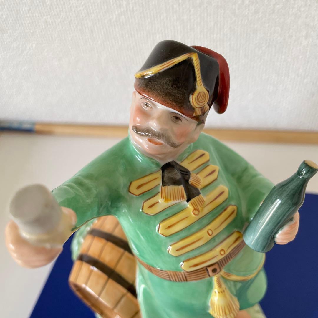 TOKAJI・wine樽の男性・高さ１８cm・陶器製・HEREND・