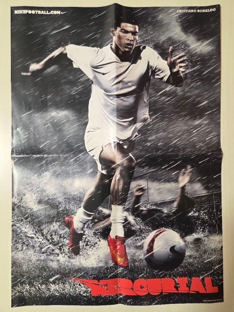 NIKE ポスター 4枚まとめ売り - メルカリ