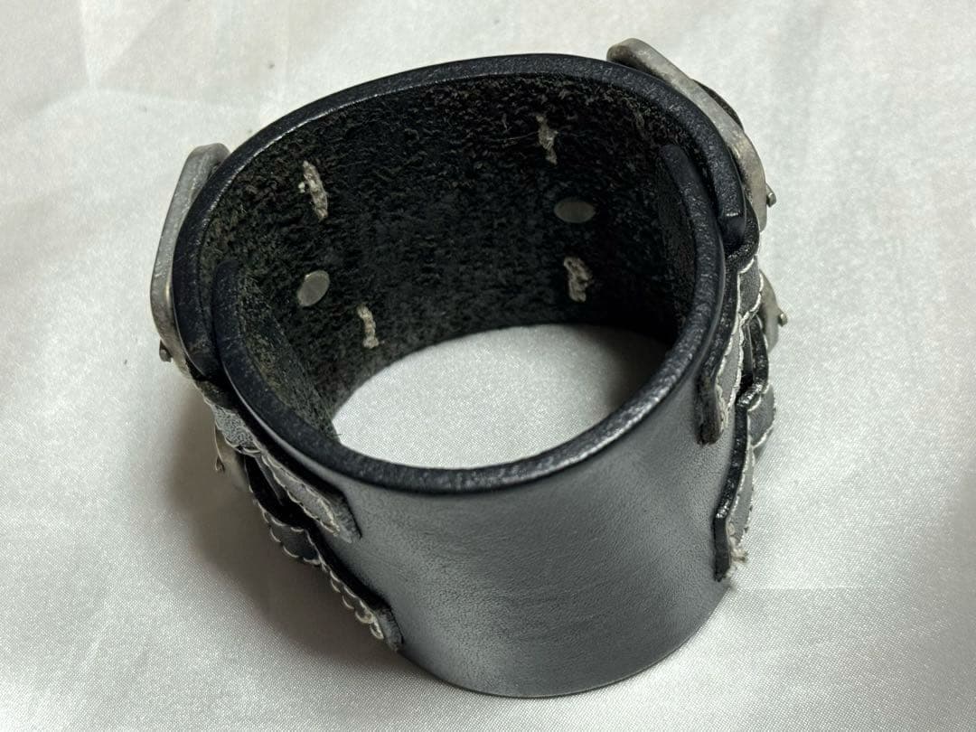 alice auaa ◆ レザーリストコルセット バングル 黒