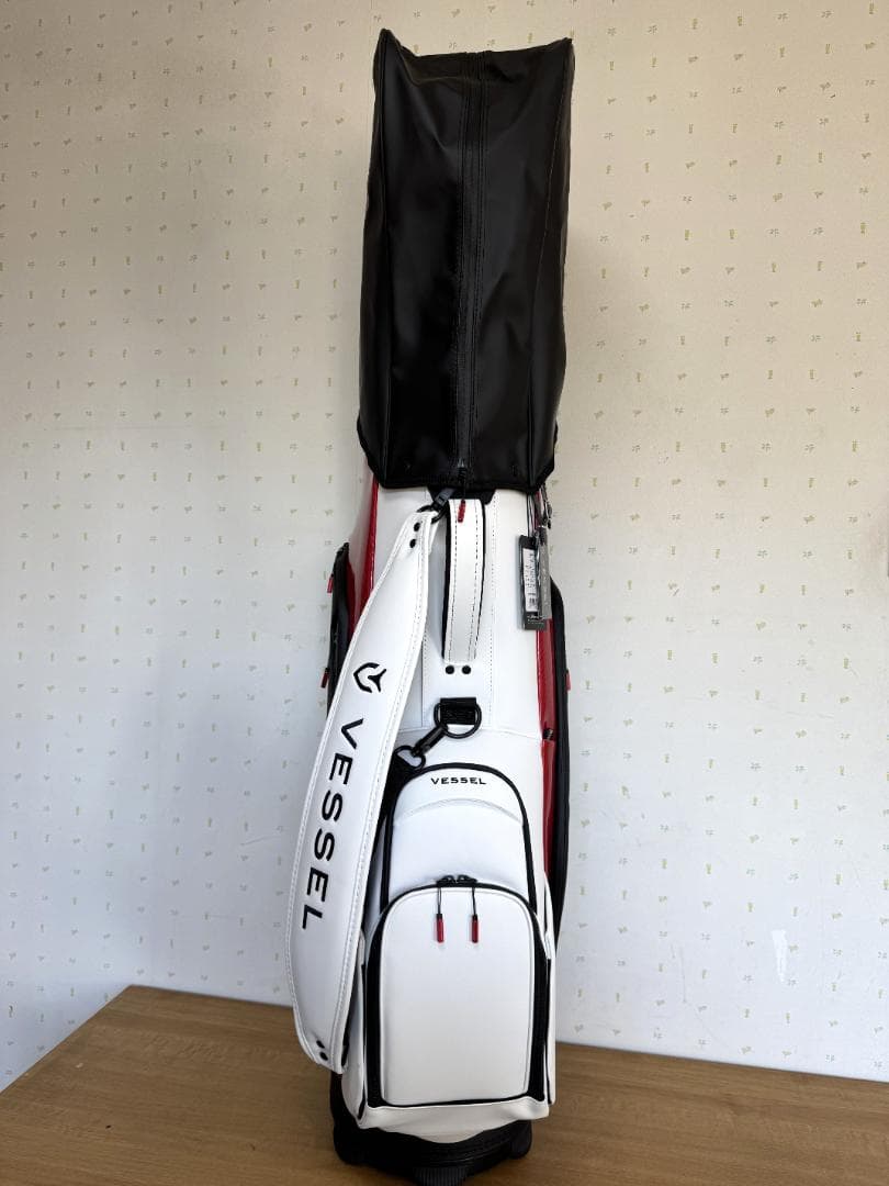 ベゼル キャディバッグ LUX 7 JP　（イグナイト ； 白／黒／赤）