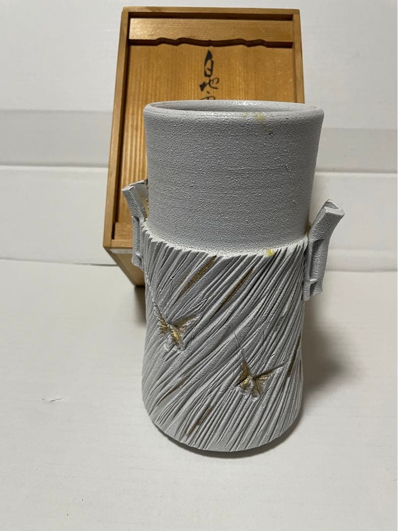 加藤釥 加藤釥 白地金彩蝶文花入