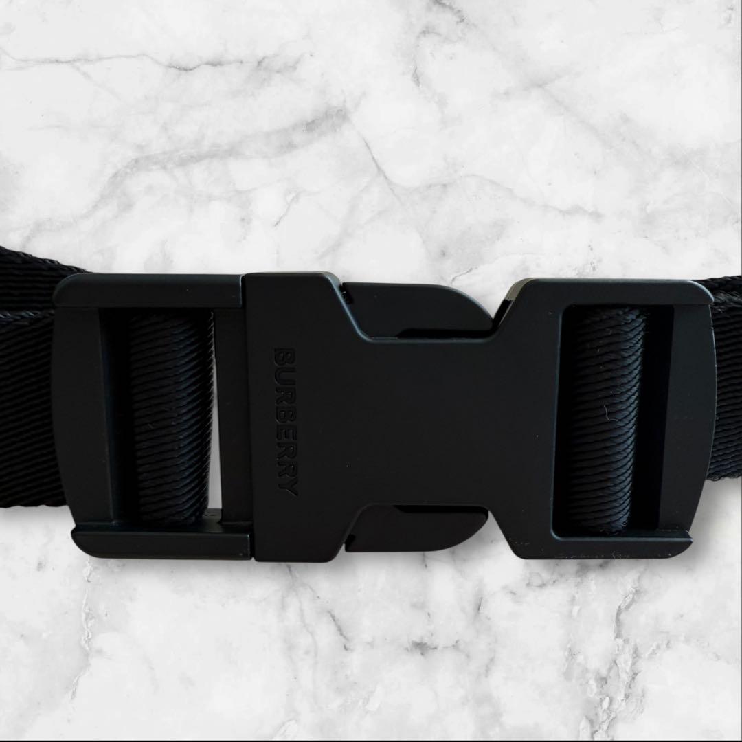 極美品　 バーバリー ボディバッグ ウエストバッグ　ブラック ロゴ